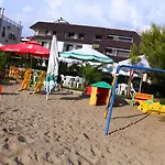 Hotel Oaz 3*