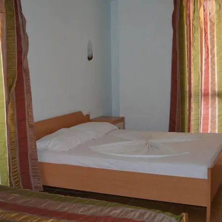 Oaz Hotell 3*