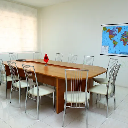 Oaz Hotell Kavaje