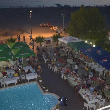 Oaz Hotell 3*