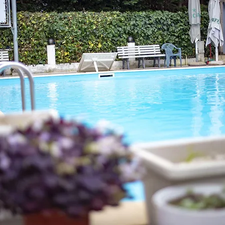 Hotel Oaz 3*
