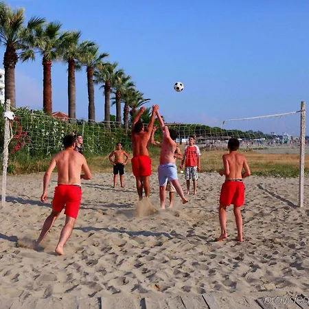 Oaz Hotel Golem (Tirana)